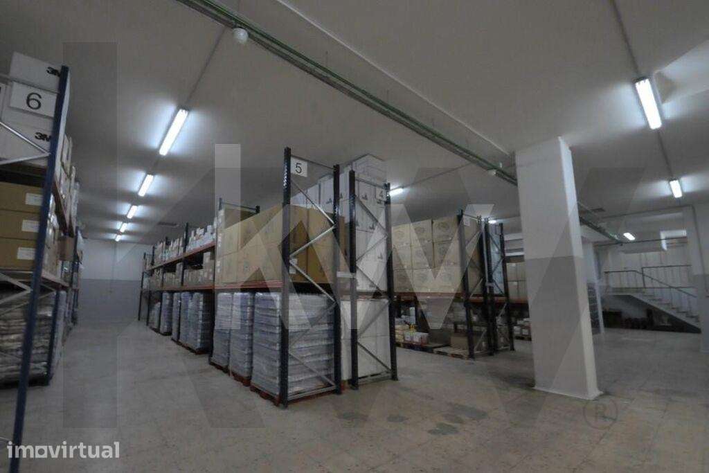 VENDA | Armazém e Atividade Industrial com 1254m2 no coração de Lisboa - Grande imagem: 3/9
