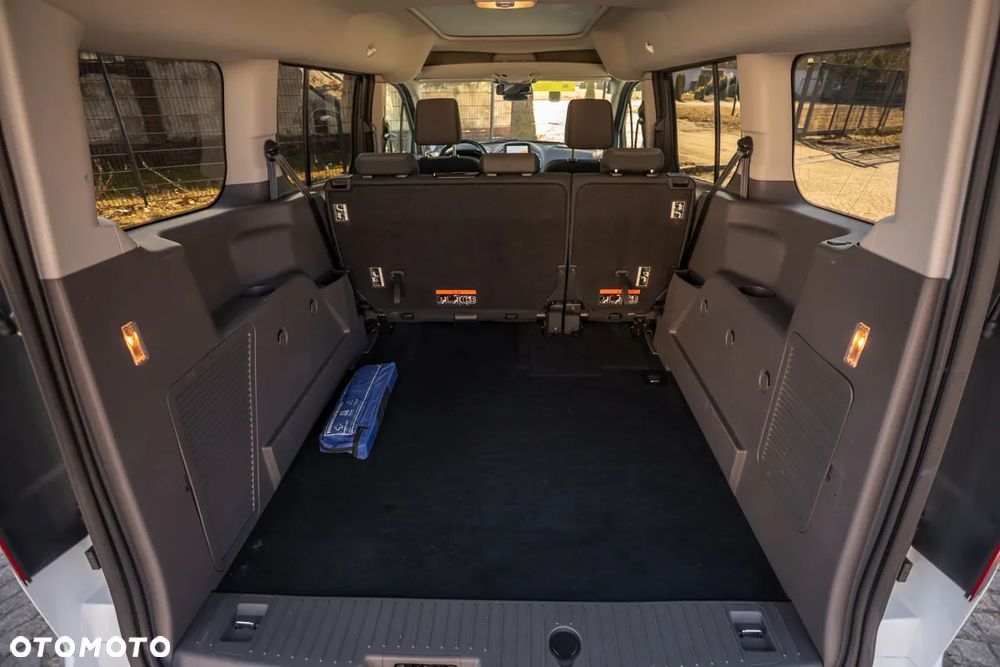 Ford Tourneo Connect Grand - 37