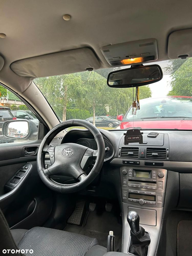Toyota Avensis 1.8 VVT-i Sol - 9