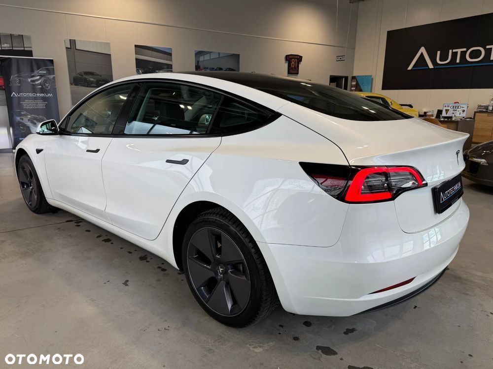 Tesla Model 3 - 7