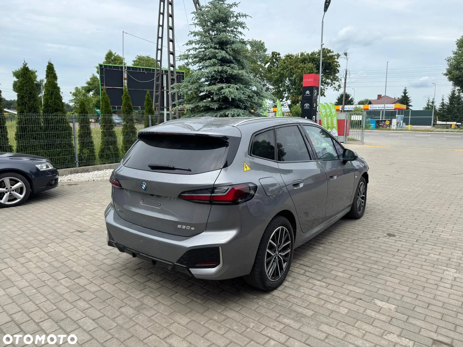 BMW Seria 2 230e xDrive Active Tourer - 3