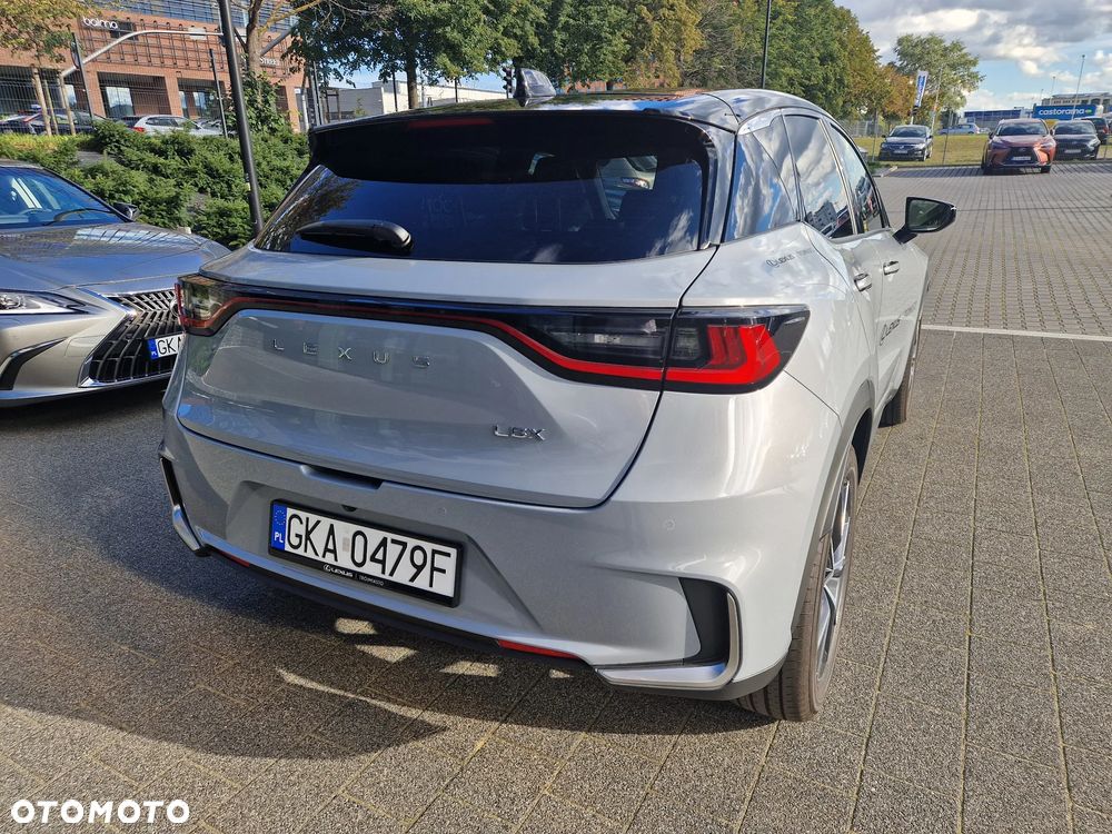 Lexus LBX 1.5 Hybrid Emotion - 4