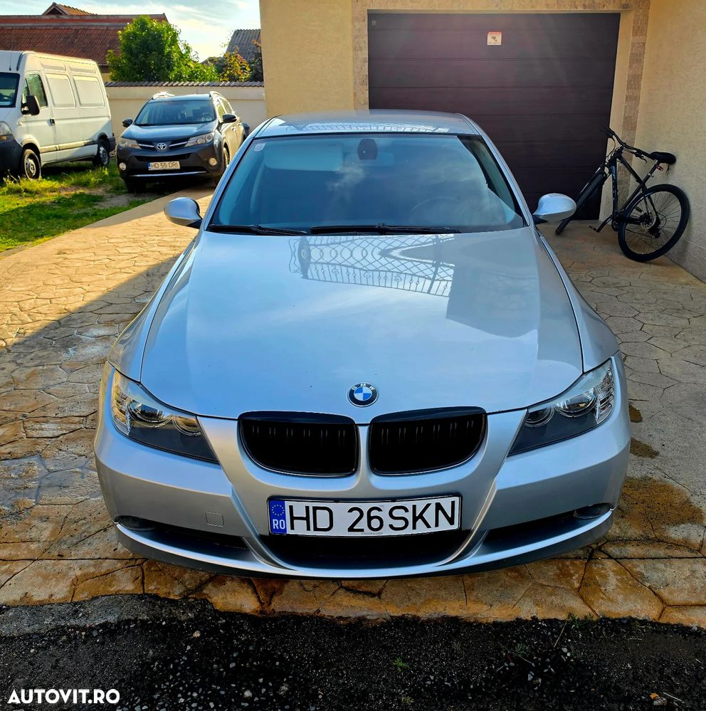BMW Seria 3 316i - 1