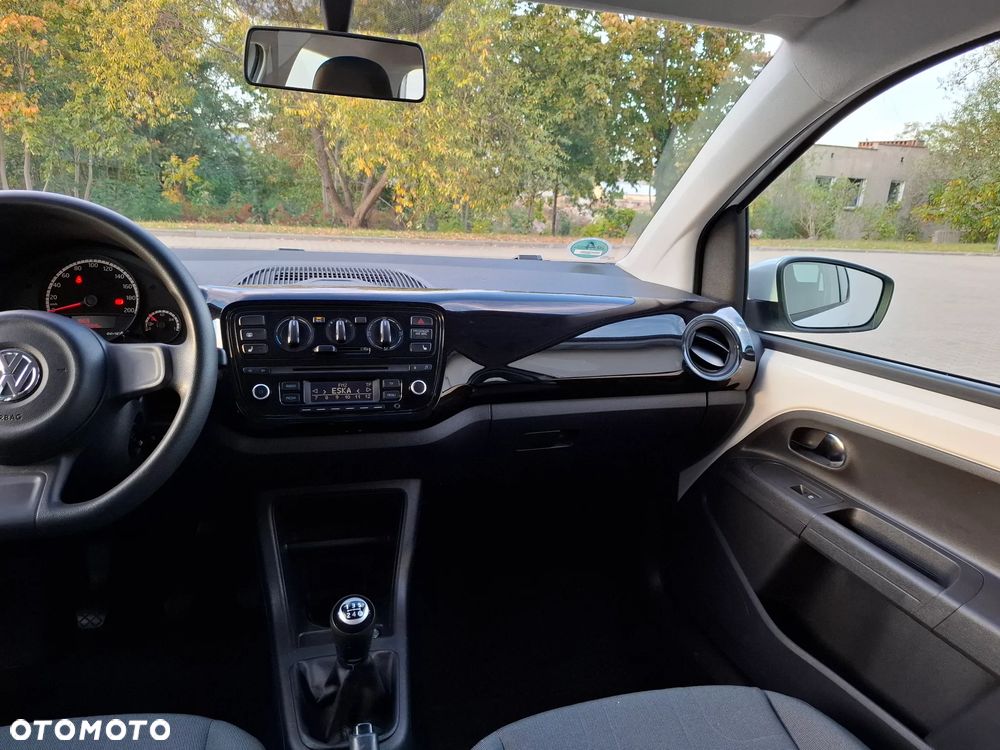 Volkswagen up! United - 25