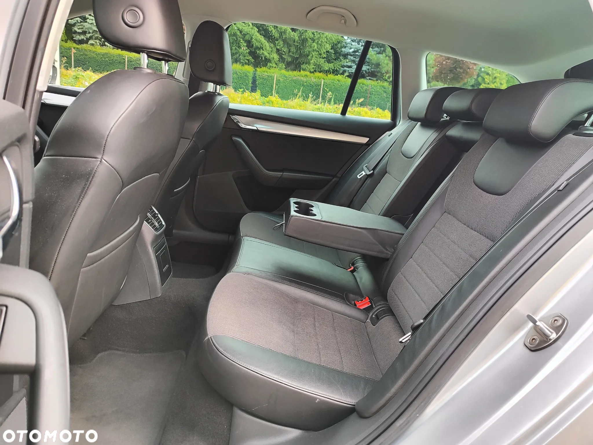 Skoda Octavia 2.0 TDI Ambition DSG - 14
