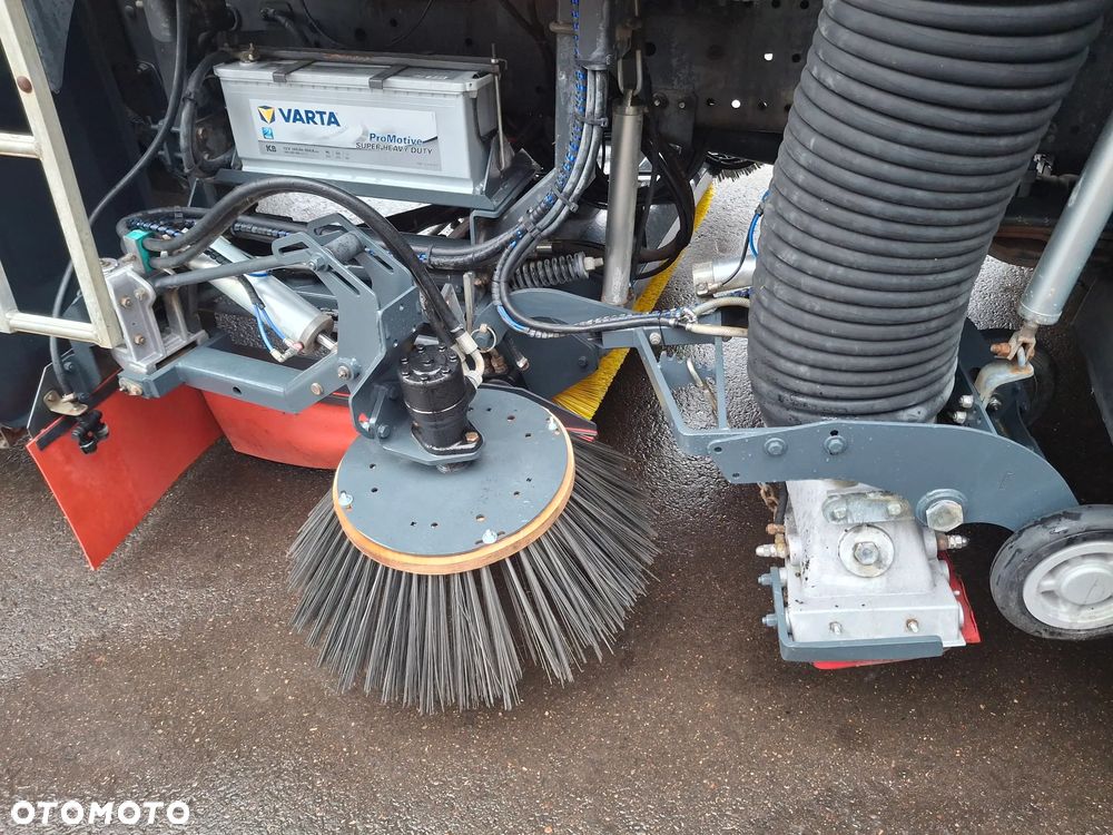 Mercedes-Benz Axor 1829 Zamiatarka Johnston 2 Silniki Szczotki L/R Karcher Listwa Ciśnieniowa - 13