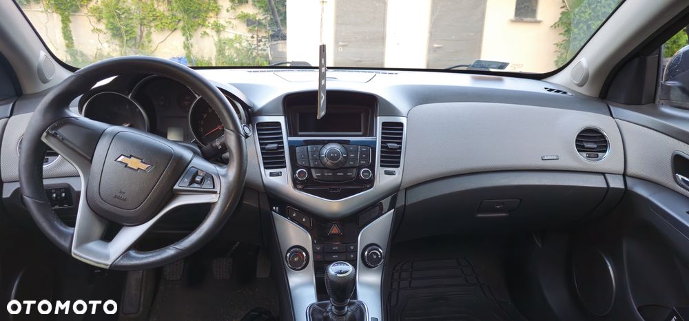 Chevrolet Cruze 1.6 LS - 8