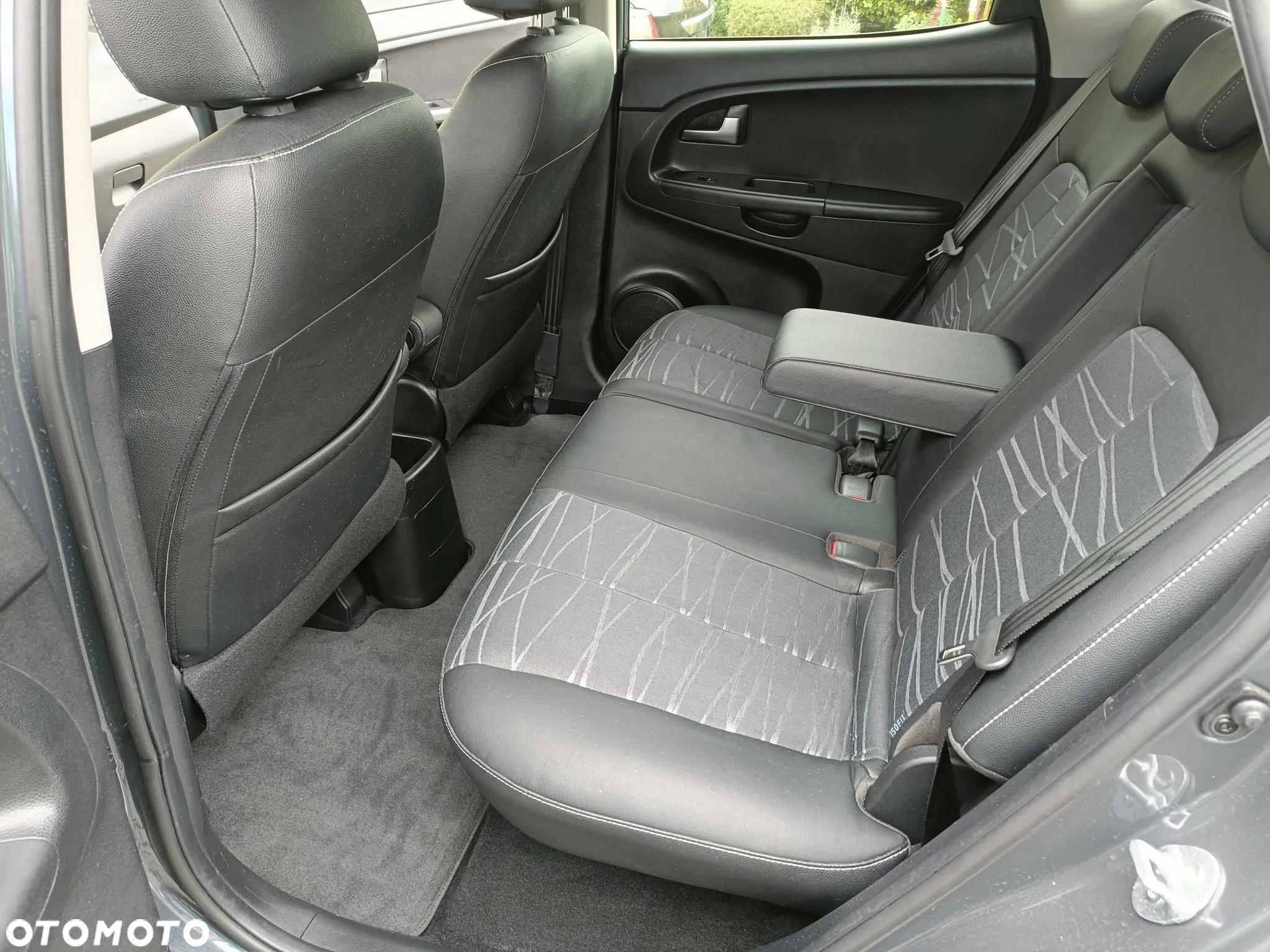 Kia Venga - 10