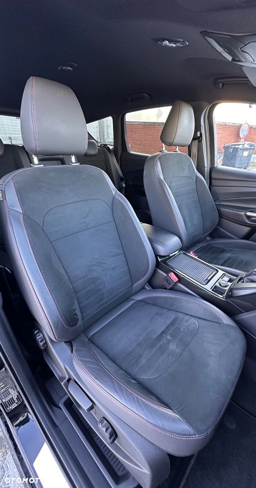 Ford Kuga 2.0 TDCi 4x4 ST-Line - 31