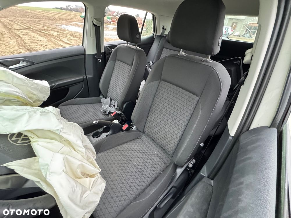 Volkswagen T-Cross - 8