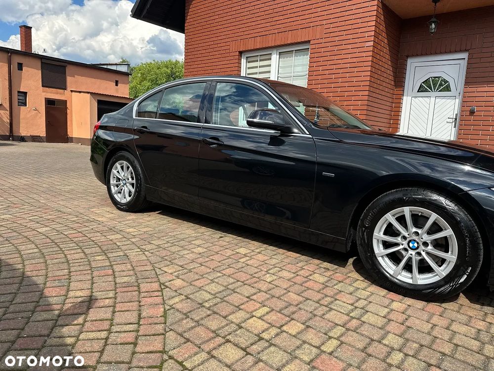 BMW Seria 3 320d Efficient Dynamics Luxury Line - 6