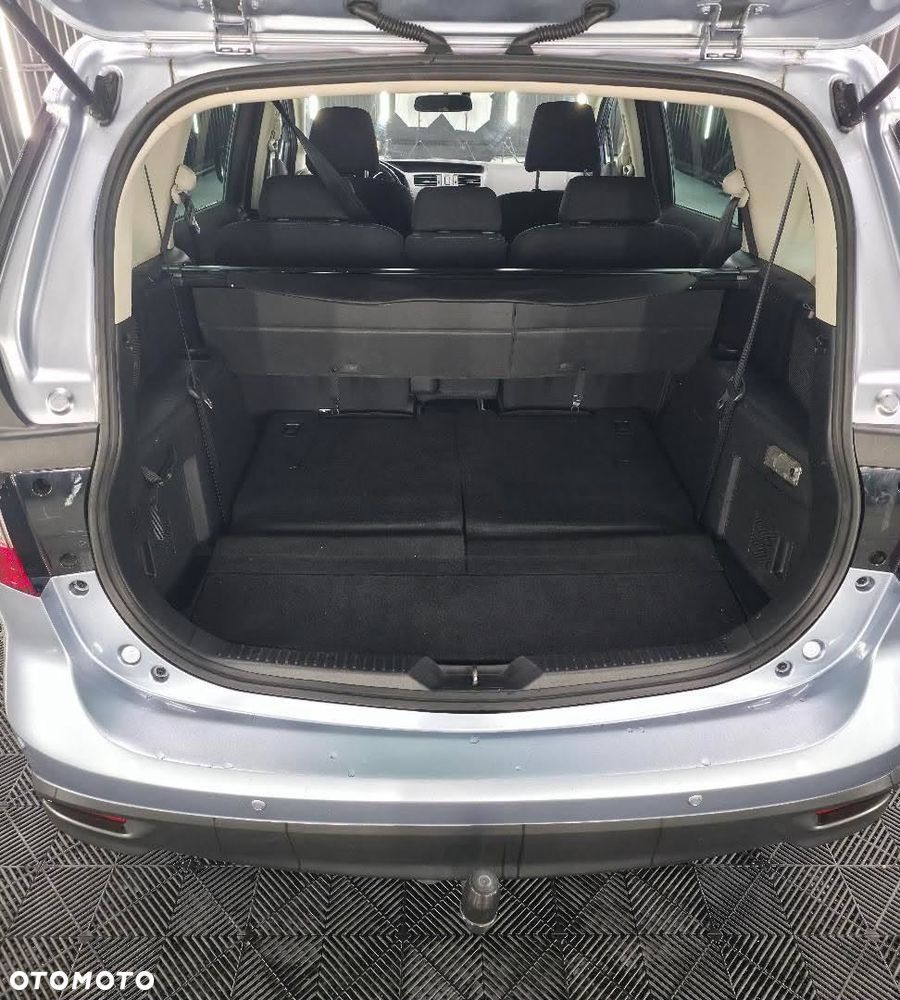 Mazda 5 - 10