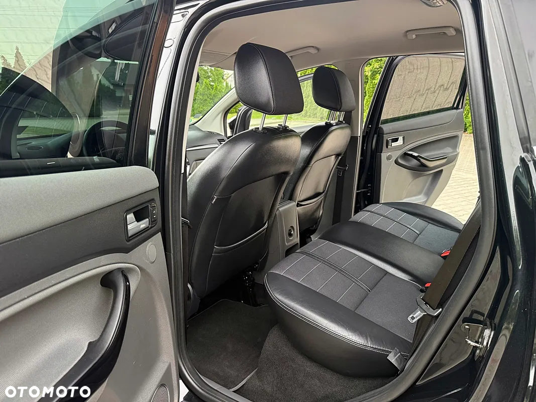 Ford Kuga 2.0 TDCi 2x4 Titanium - 18