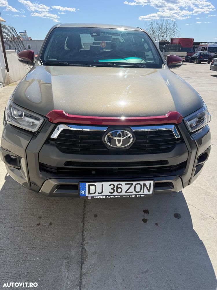 Toyota Hilux 2.8D 204CP 4x4 Double Cab AT Invincible Color Edition - 1