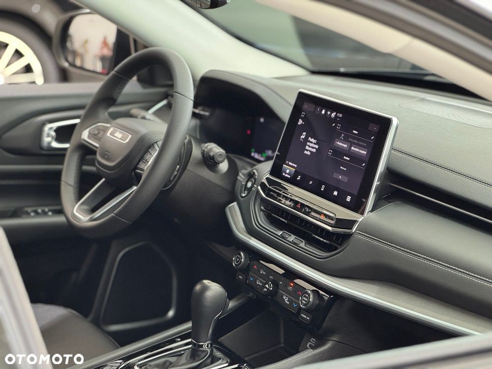 Jeep Compass - 38