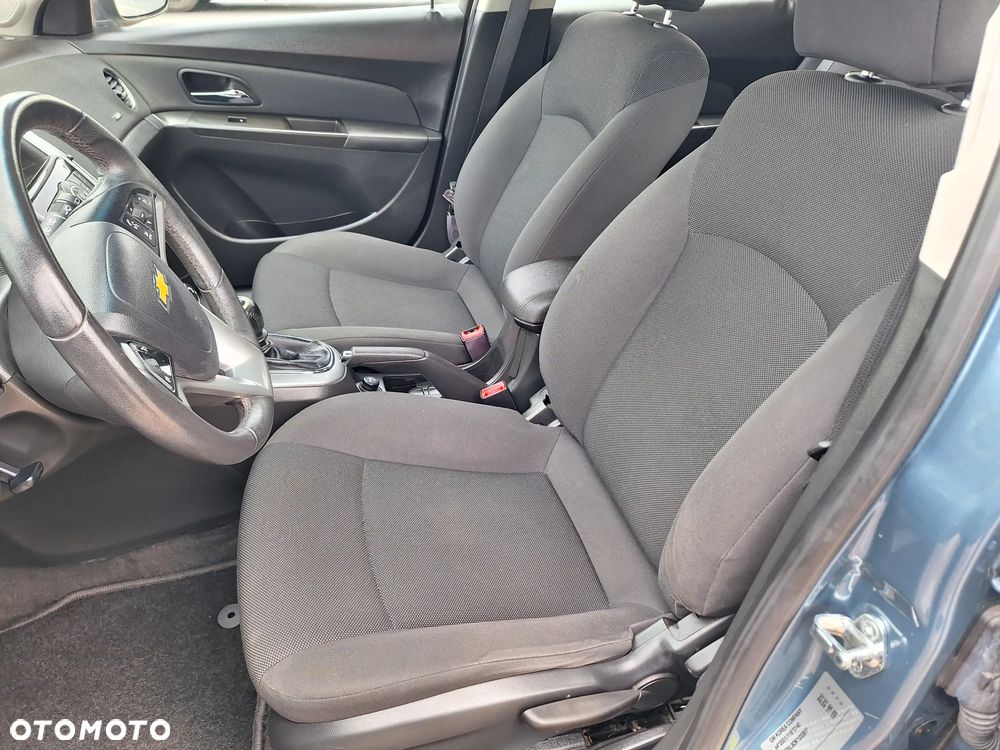 Chevrolet Cruze - 12