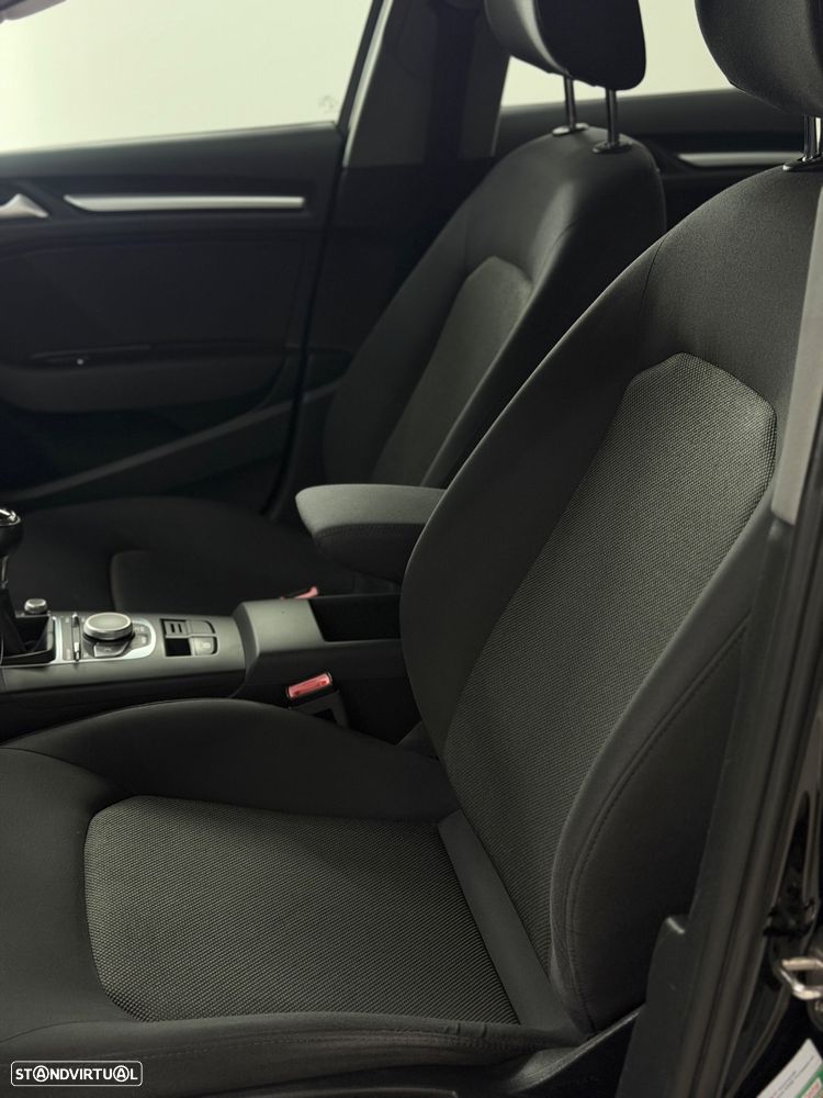 Audi A3 Sportback 1.6 TDI S-line - 28