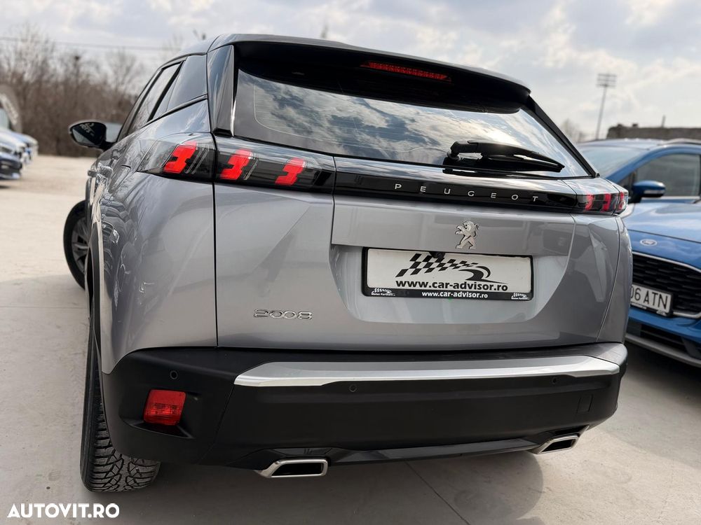 Peugeot 2008 1.2 L PureTech STT EAT8 Allure - 17