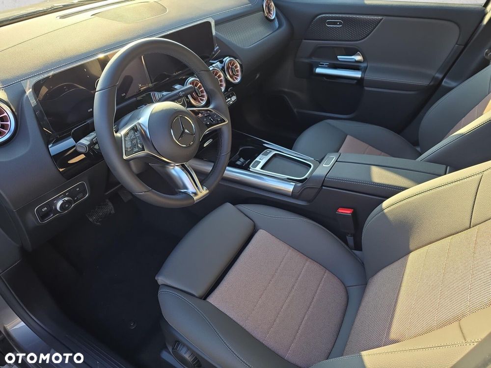 Mercedes-Benz EQA - 11