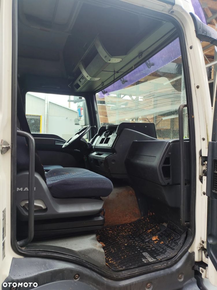 MAN TGL 12.240 - 9