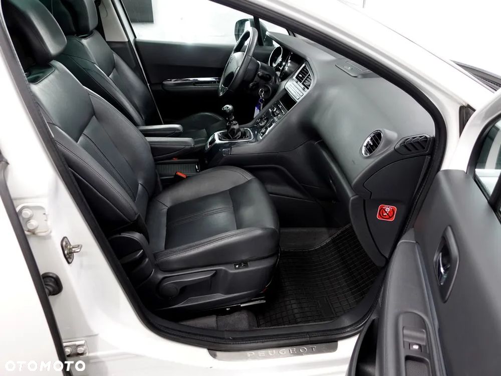 Peugeot 5008 2.0 HDi Premium + - 7