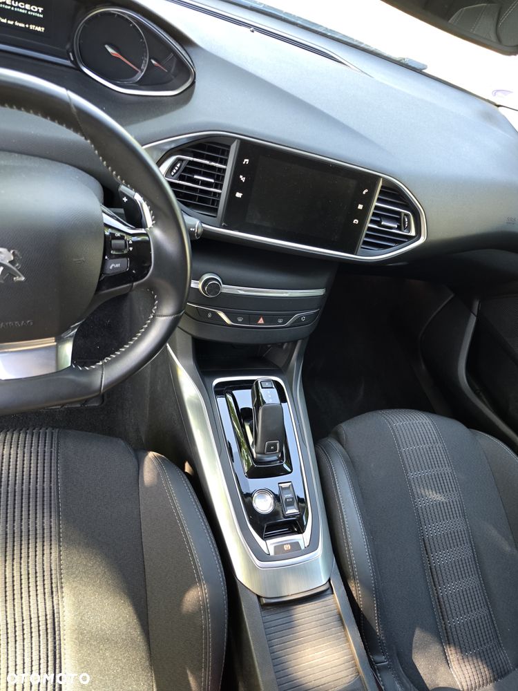 Peugeot 308 1.2 PureTech GPF Allure S&S EAT8 - 20