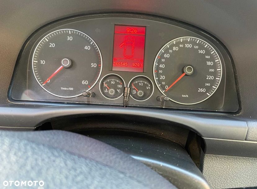Volkswagen Touran 1.9 TDI DPF BlueMot Conceptline - 4