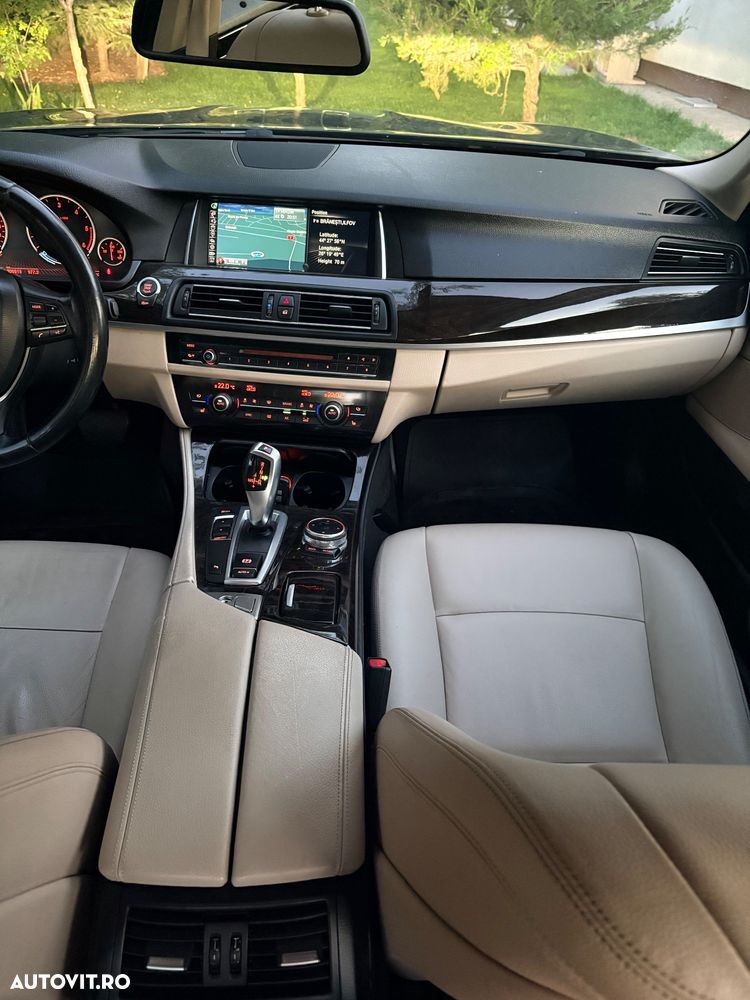 BMW Seria 5 525d Aut. Luxury Line - 12