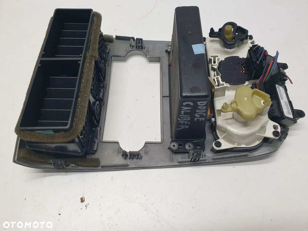RAMKA ŚRODKOWA PANEL KLIMATYZACJI DODGE CALIBER 12861864 - 6