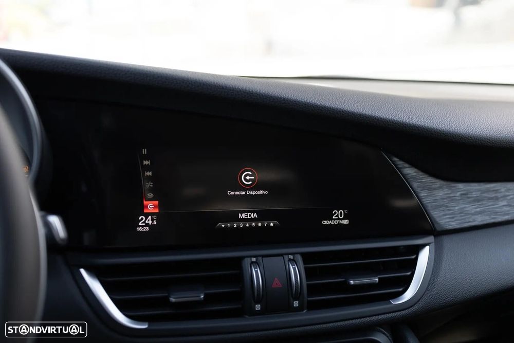 Alfa Romeo Giulia 2.2 D Super AT8 - 36