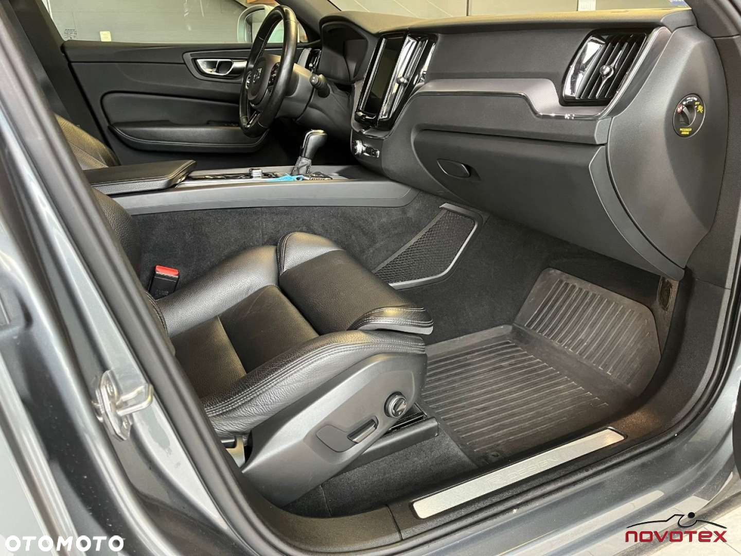 Volvo XC 60 D3 R-Design - 18