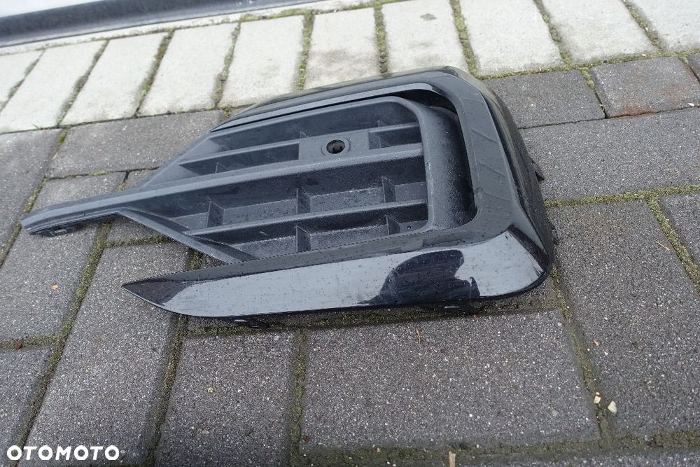 VW TOUAREG III 18r.- R-LINE KRATKA ZDERZAKA PRAWA - 4