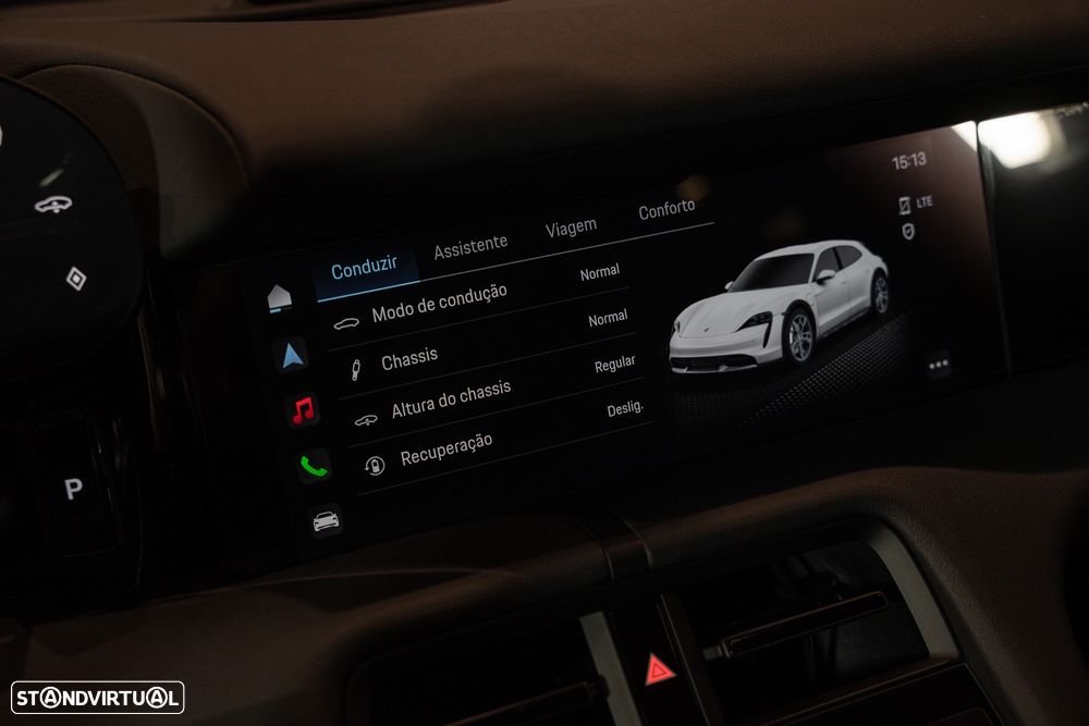 Porsche Taycan Cross Turismo 4 - 22