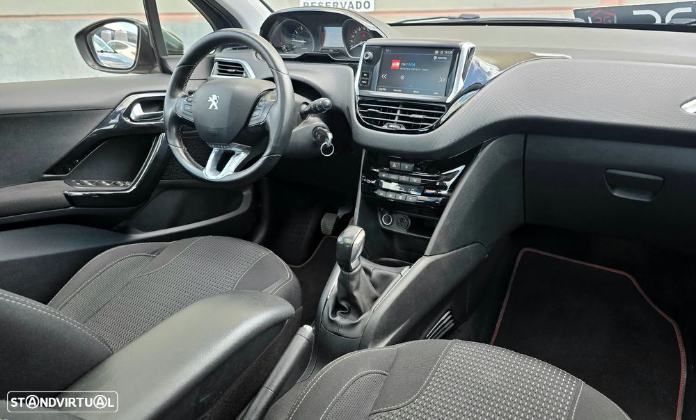 Peugeot 208 PureTech 82 Allure - 21