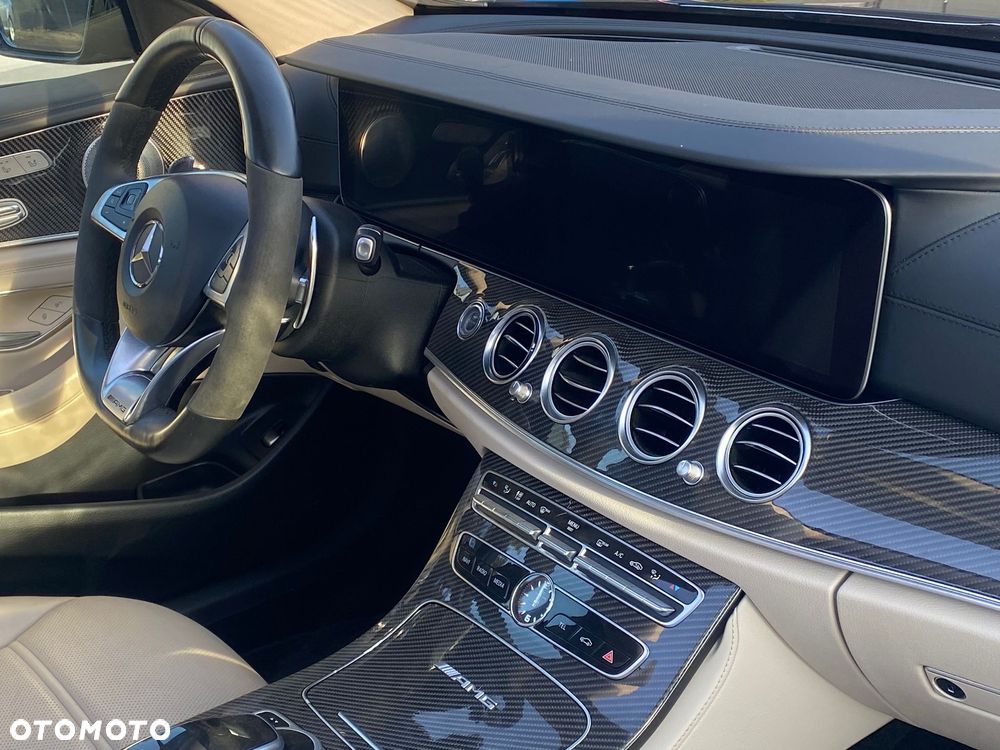 Mercedes-Benz Klasa E - 23