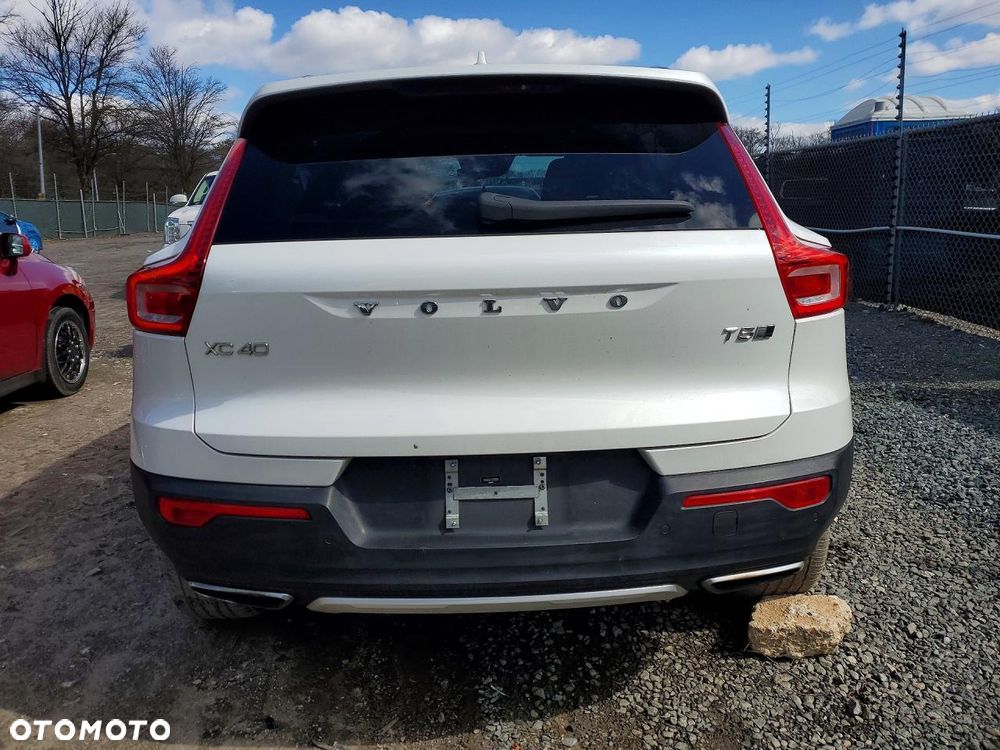 Volvo XC 40 T5 AWD Inscription - 8