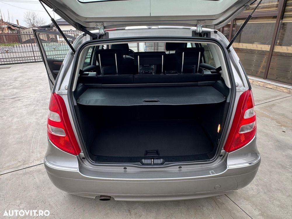 Mercedes-Benz A 150 Autotronic Elegance Grand Edition - 13