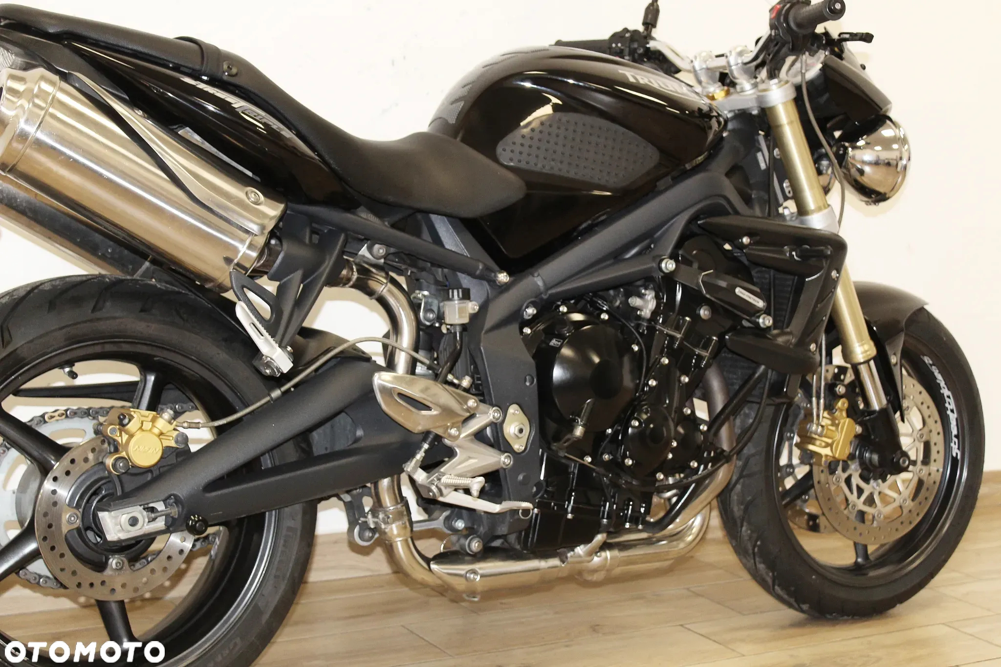 Triumph Street Triple - 10
