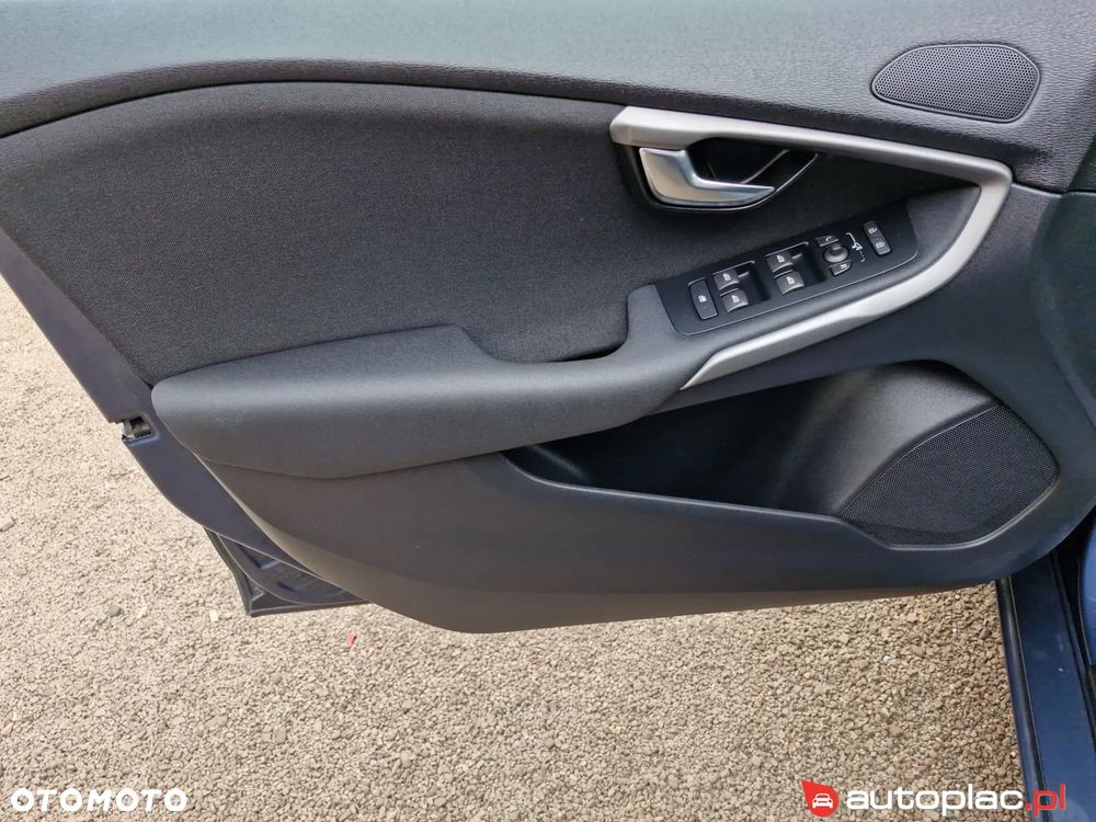 Volvo V40 D2 Momentum - 34