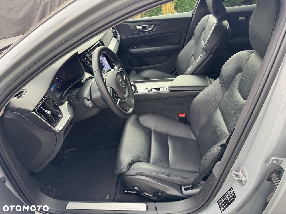 Volvo V60 Cross Country Plus B5 B AWD - 12