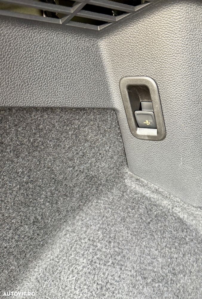 Volkswagen Golf 2.0 TDI SCR DSG Move - 25