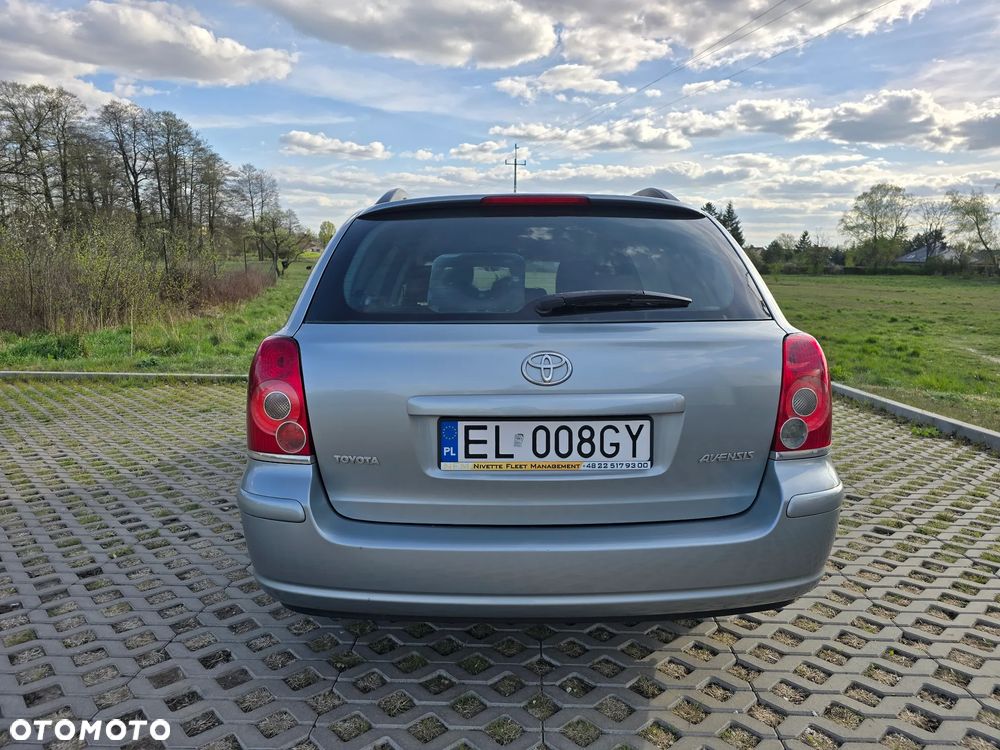 Toyota Avensis 1.6 VVT-i Terra - 4