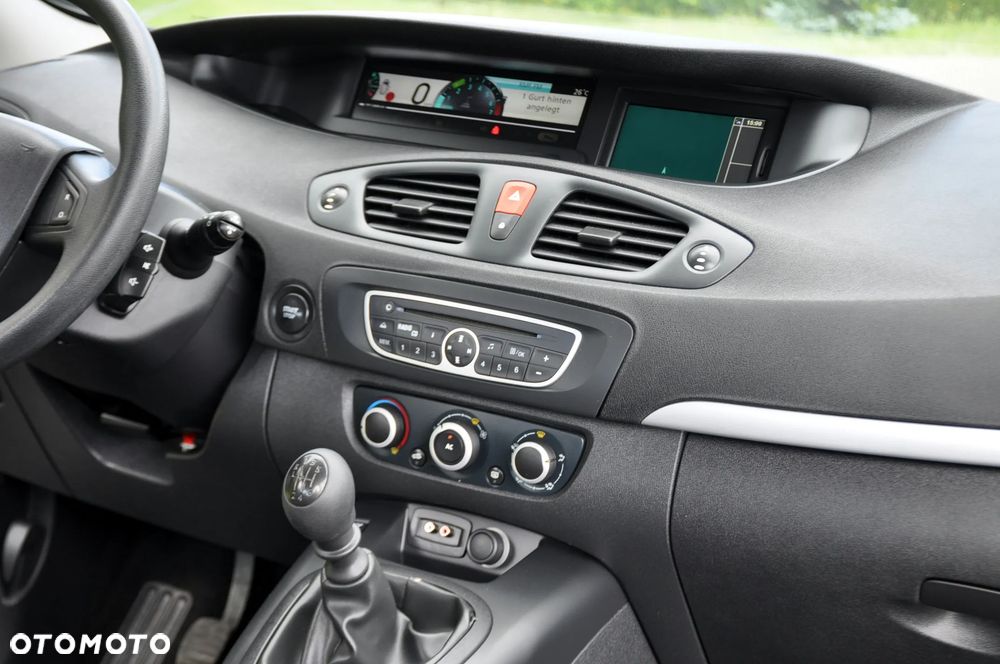Renault Scenic 1.6 16V Luxe Privilege - 28