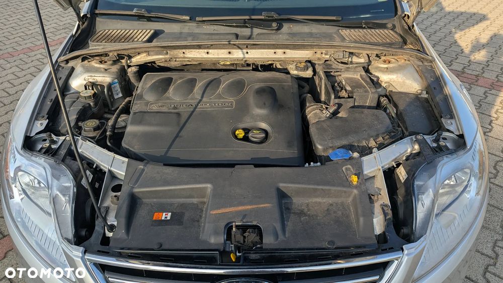 Ford Mondeo 2.0 TDCi Ghia - 16