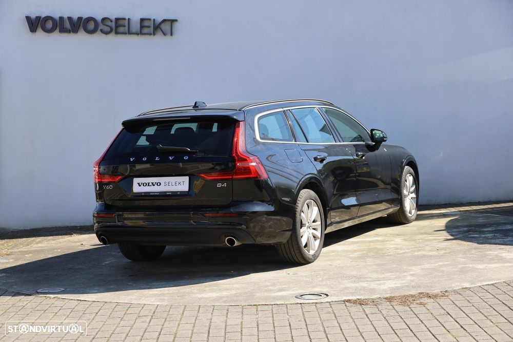 Volvo V60 2.0 B4 Momentum Plus Geartronic - 2
