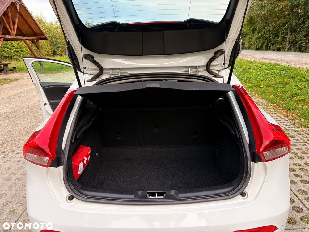 Volvo V40 D2 Momentum - 9