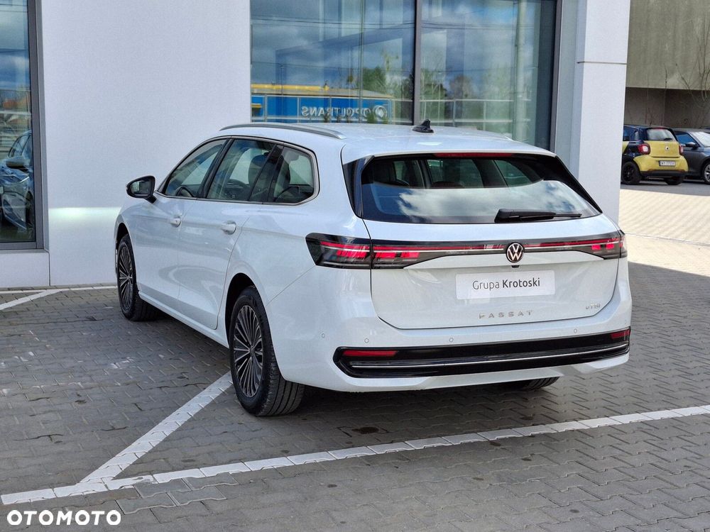 Volkswagen Passat Variant 1.5 TSI EVO Elegance DSG - 5