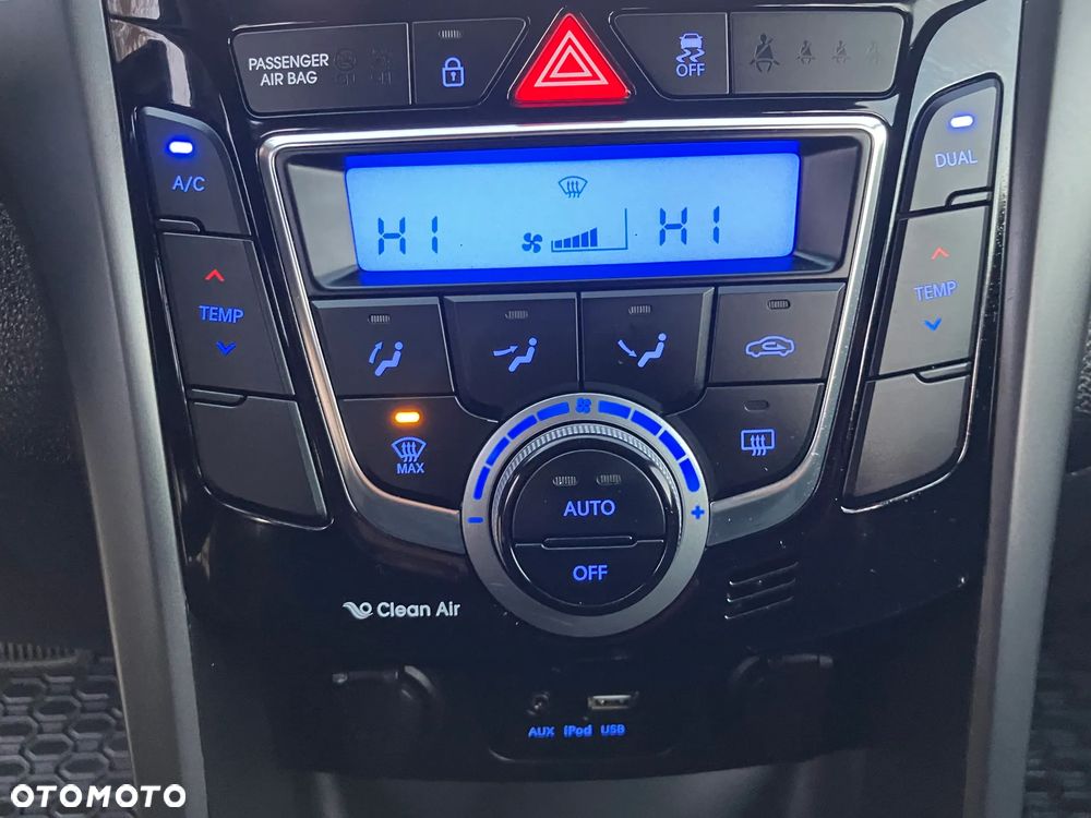 Hyundai i30 1.6 GDI BlueDrive Premium DCT - 26