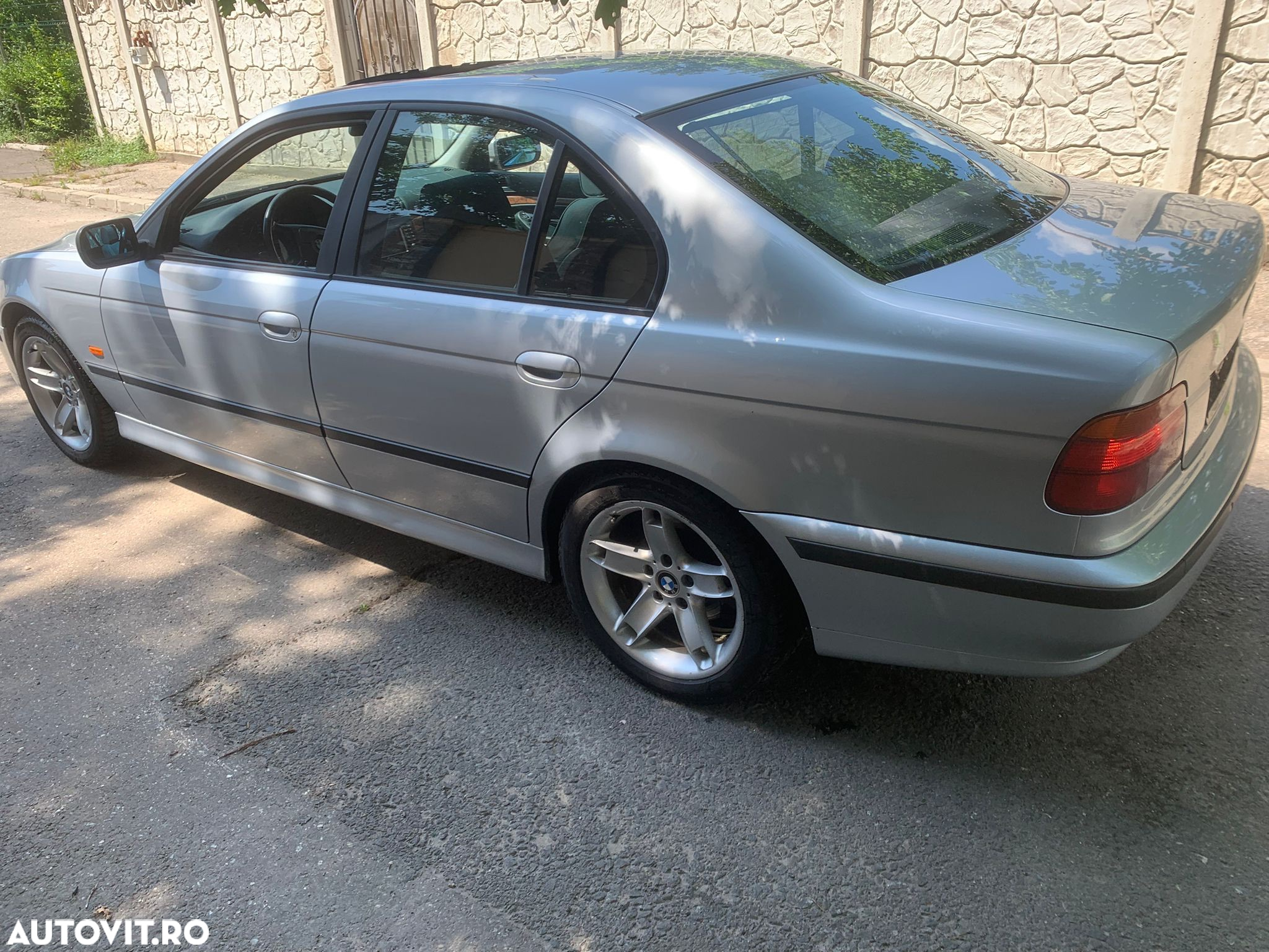 BMW Seria 5 540iA - 3
