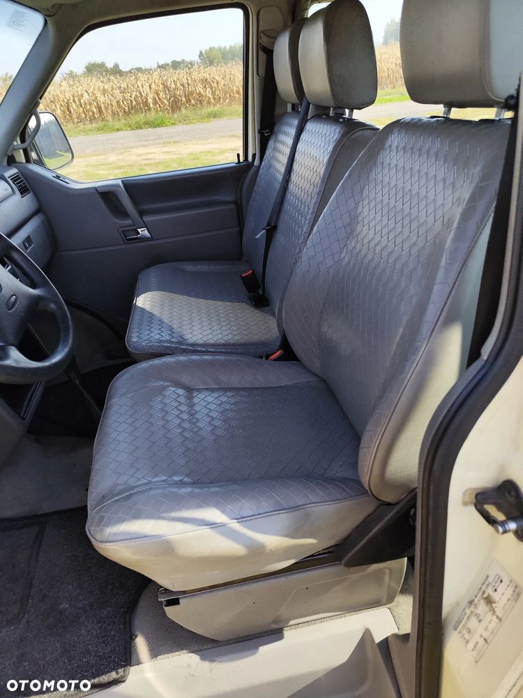Volkswagen Transporter - 9